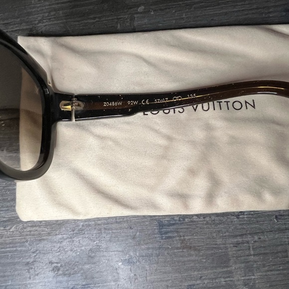 Louis Vuitton sunglasses. Worn only a few times. Perfect condition. - Picture 3 of 6